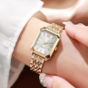 Classic Gold Quartz Watch — White Dial & Linked Bracelet
